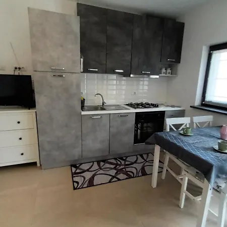 Zdenka Apartment *